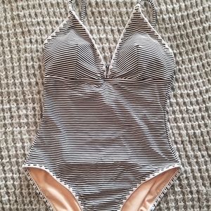 Cupshe Black and White Striped One Piece Swimsuit